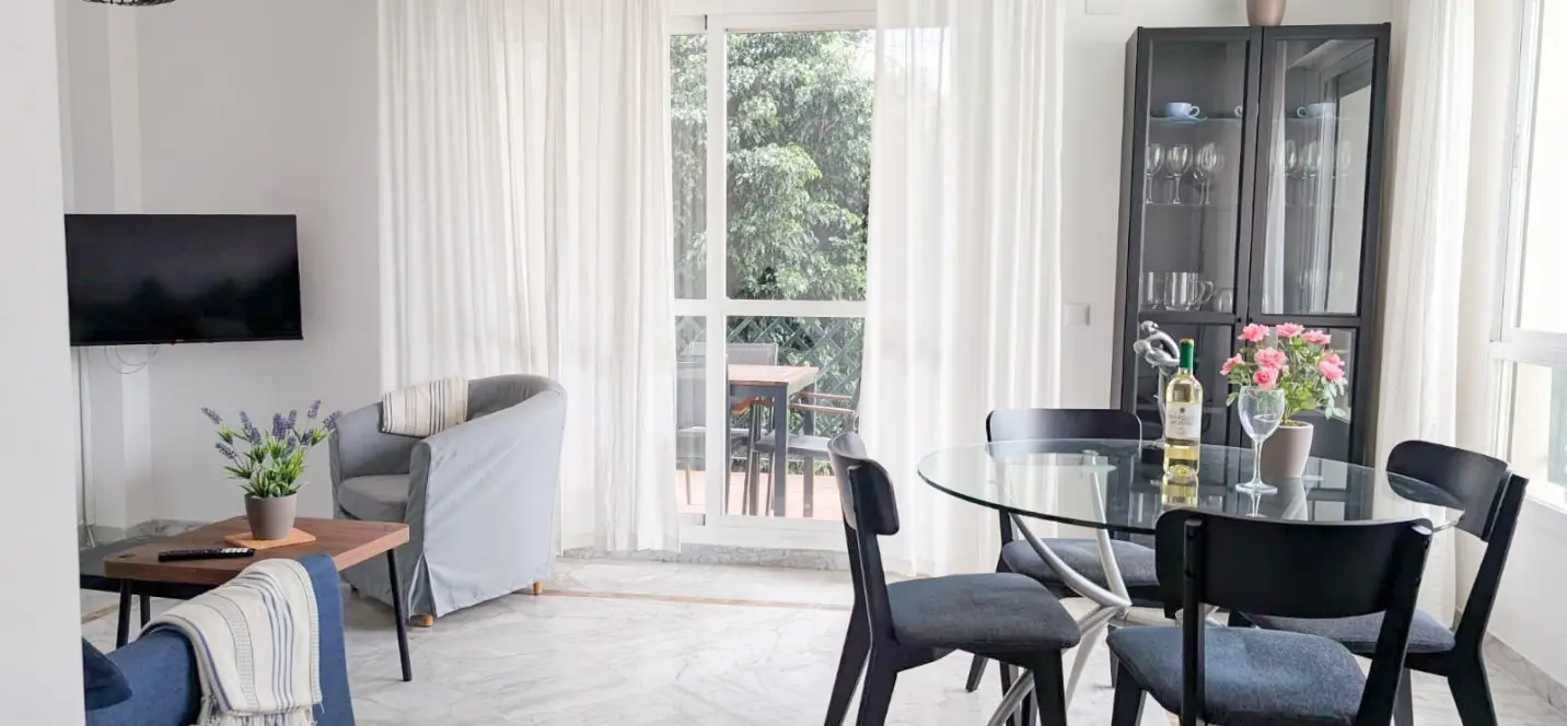 Venta de apartamento en planta media en Marbella 1