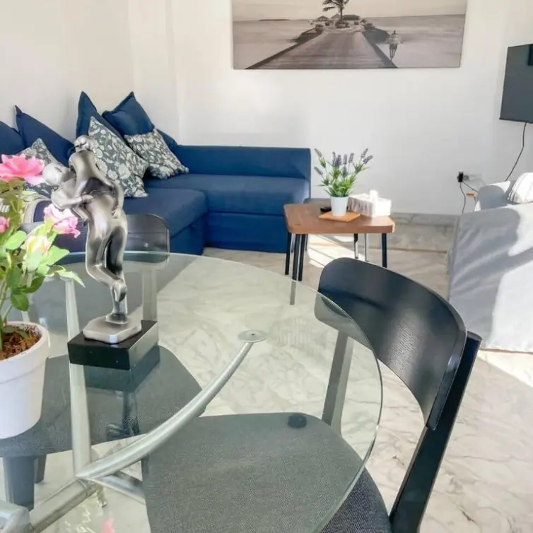Venta de apartamento en planta media en Marbella