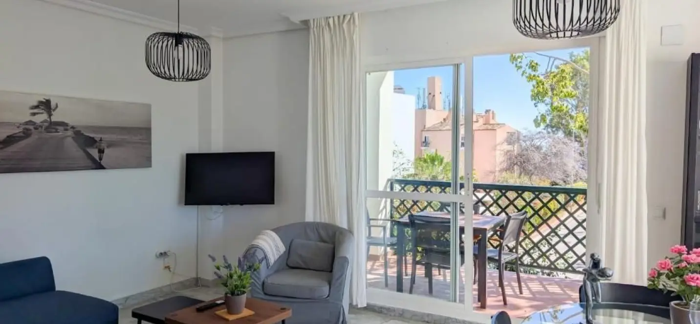 Venta de apartamento en planta media en Marbella 3