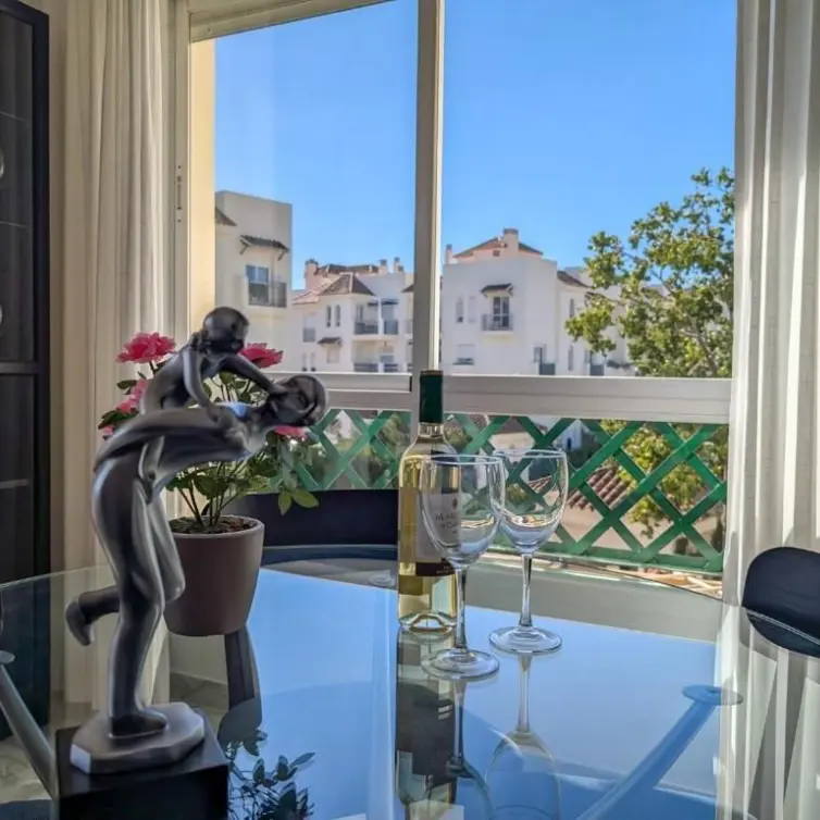Venta de apartamento en planta media en Marbella