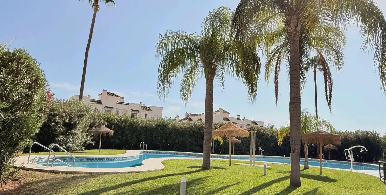 Venta de apartamento en planta media en Marbella 23