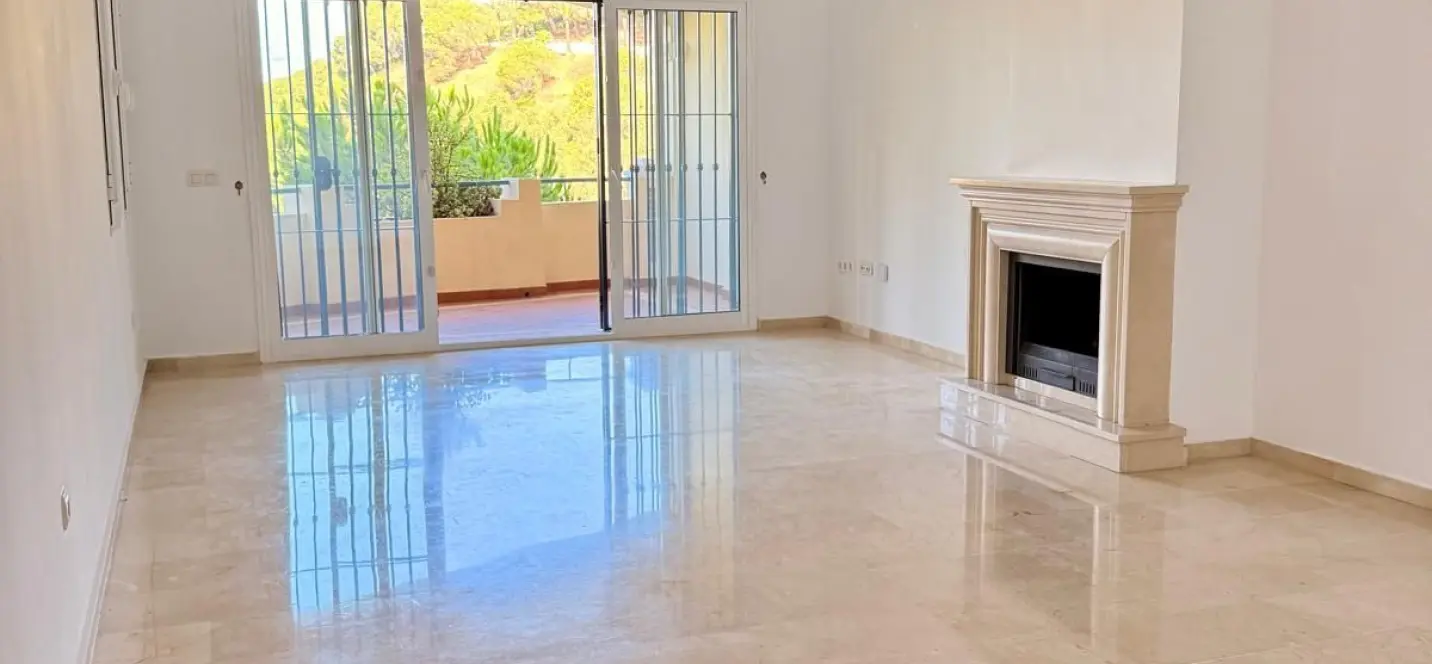 Sale of ground floor apartment in Elviria 1