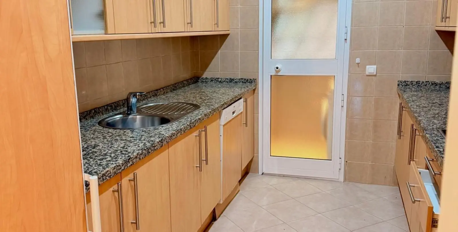 Sale of ground floor apartment in Elviria 19