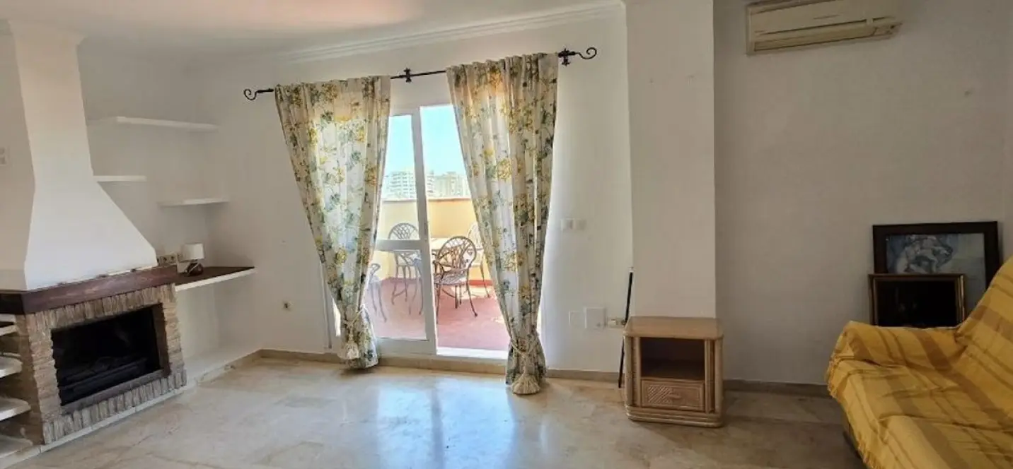 Sale of penthouse in Fuengirola 1