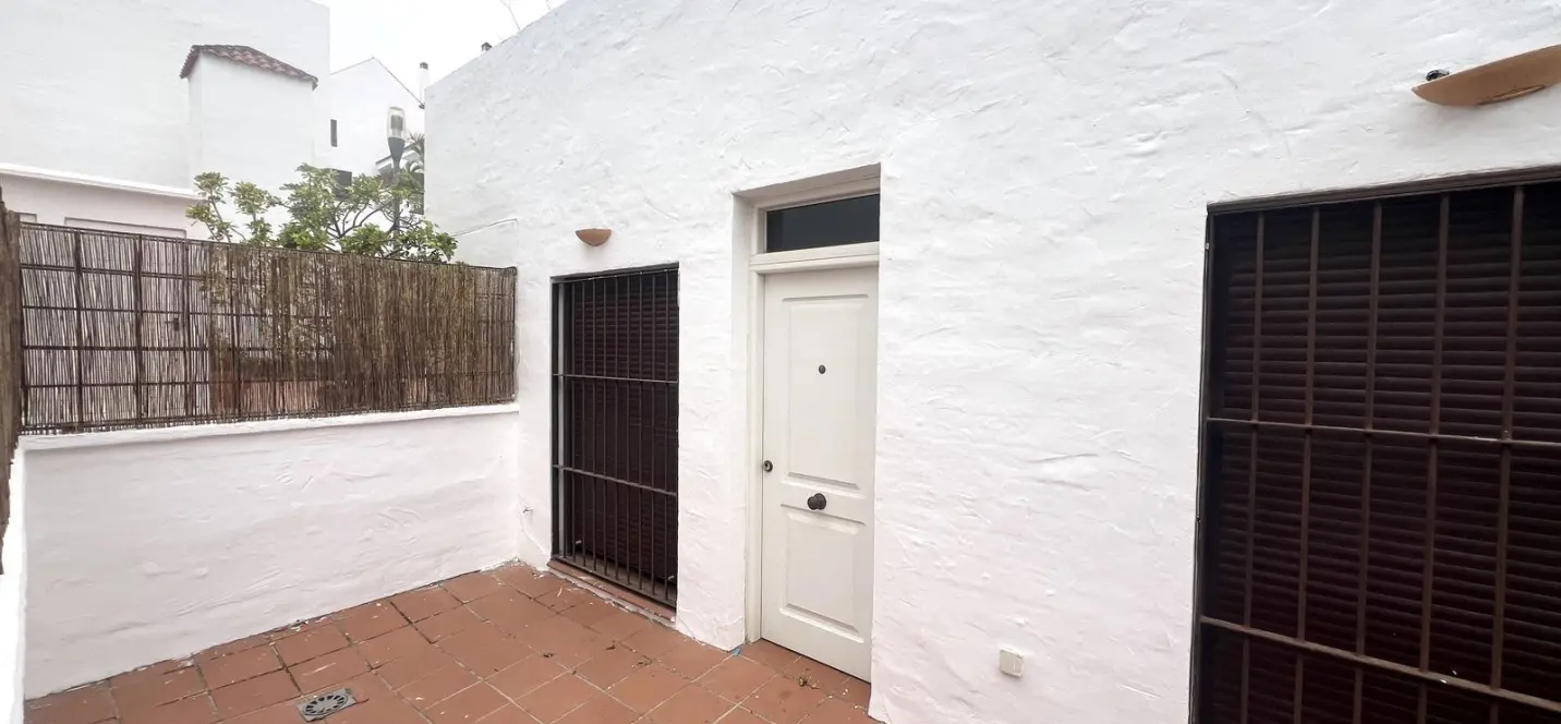 Venta de apartamento en planta baja en Nueva Andalucía 1