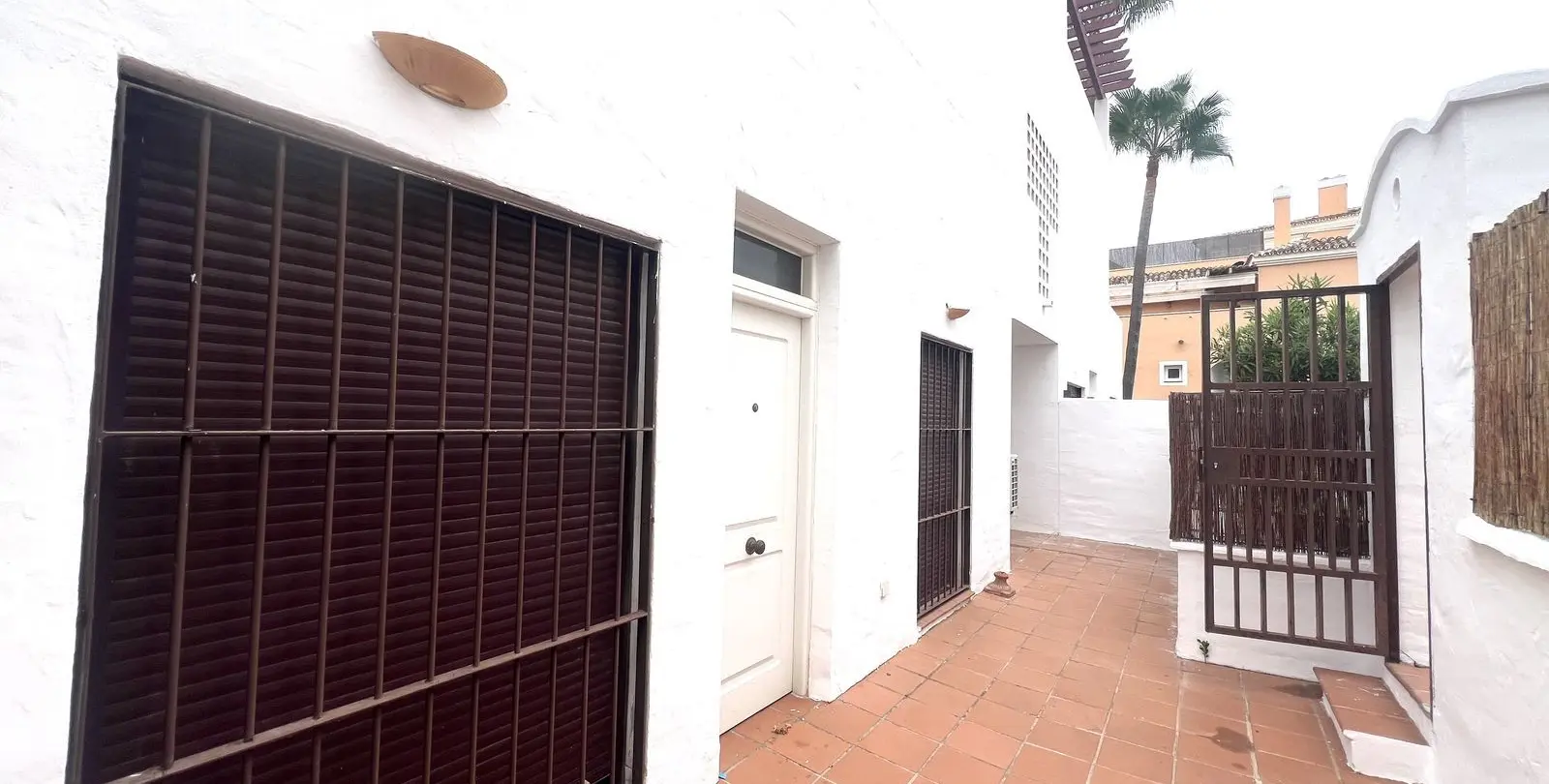 Venta de apartamento en planta baja en Nueva Andalucía 3