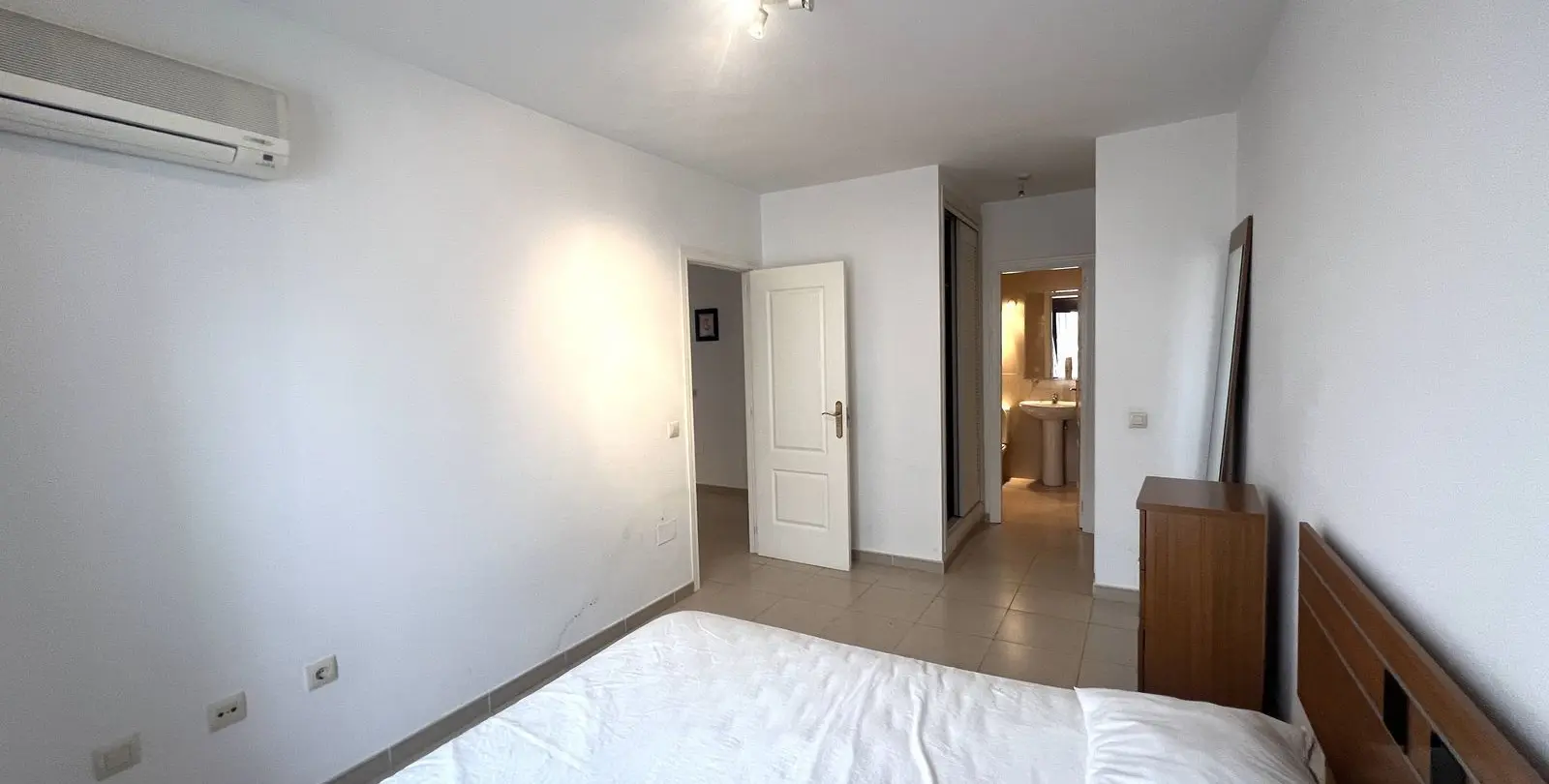 Venta de apartamento en planta baja en Nueva Andalucía 9