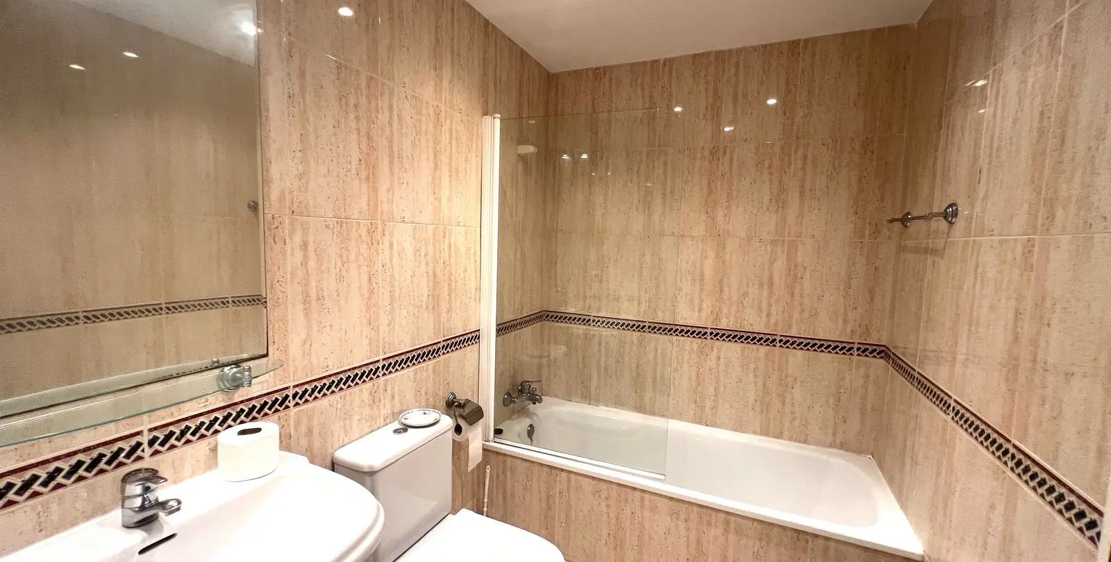 Venta de apartamento en planta baja en Nueva Andalucía 10