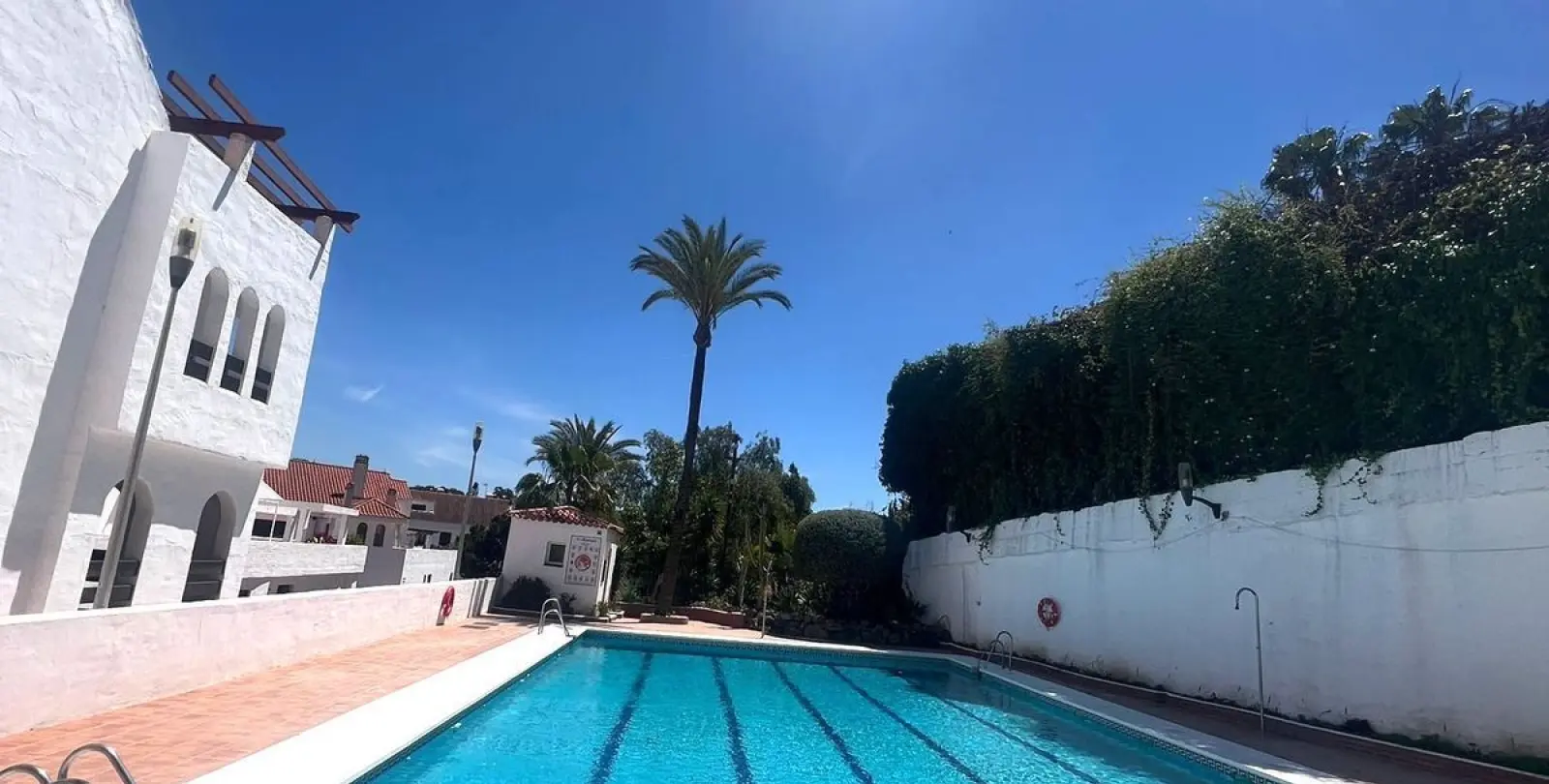 Venta de apartamento en planta baja en Nueva Andalucía 12