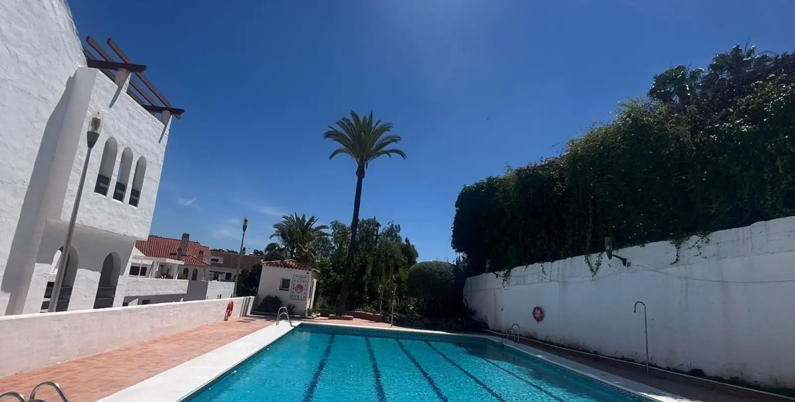 Venta de apartamento en planta baja en Nueva Andalucía 13