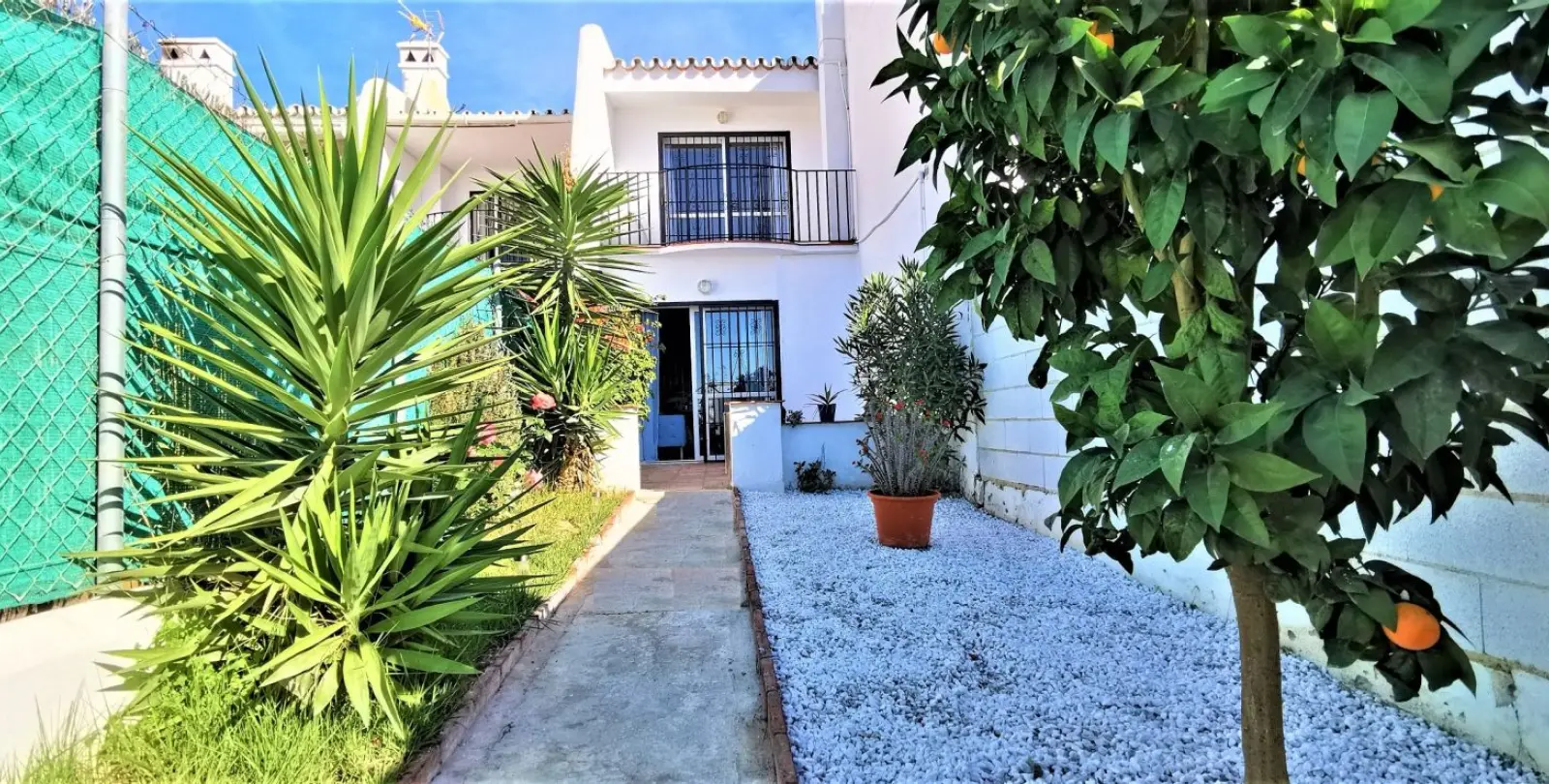 Venta de adosado en Estepona 2
