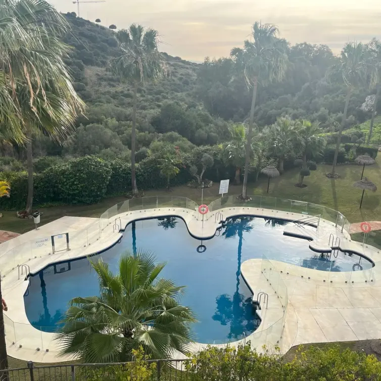 Sale of middle floor apartment in Casares Playa