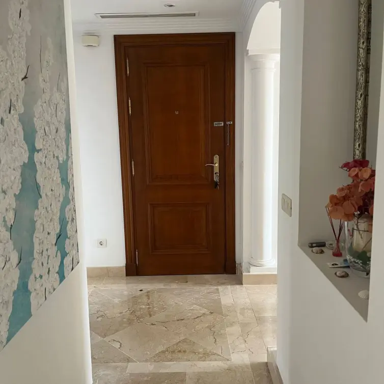 Sale of middle floor apartment in Casares Playa