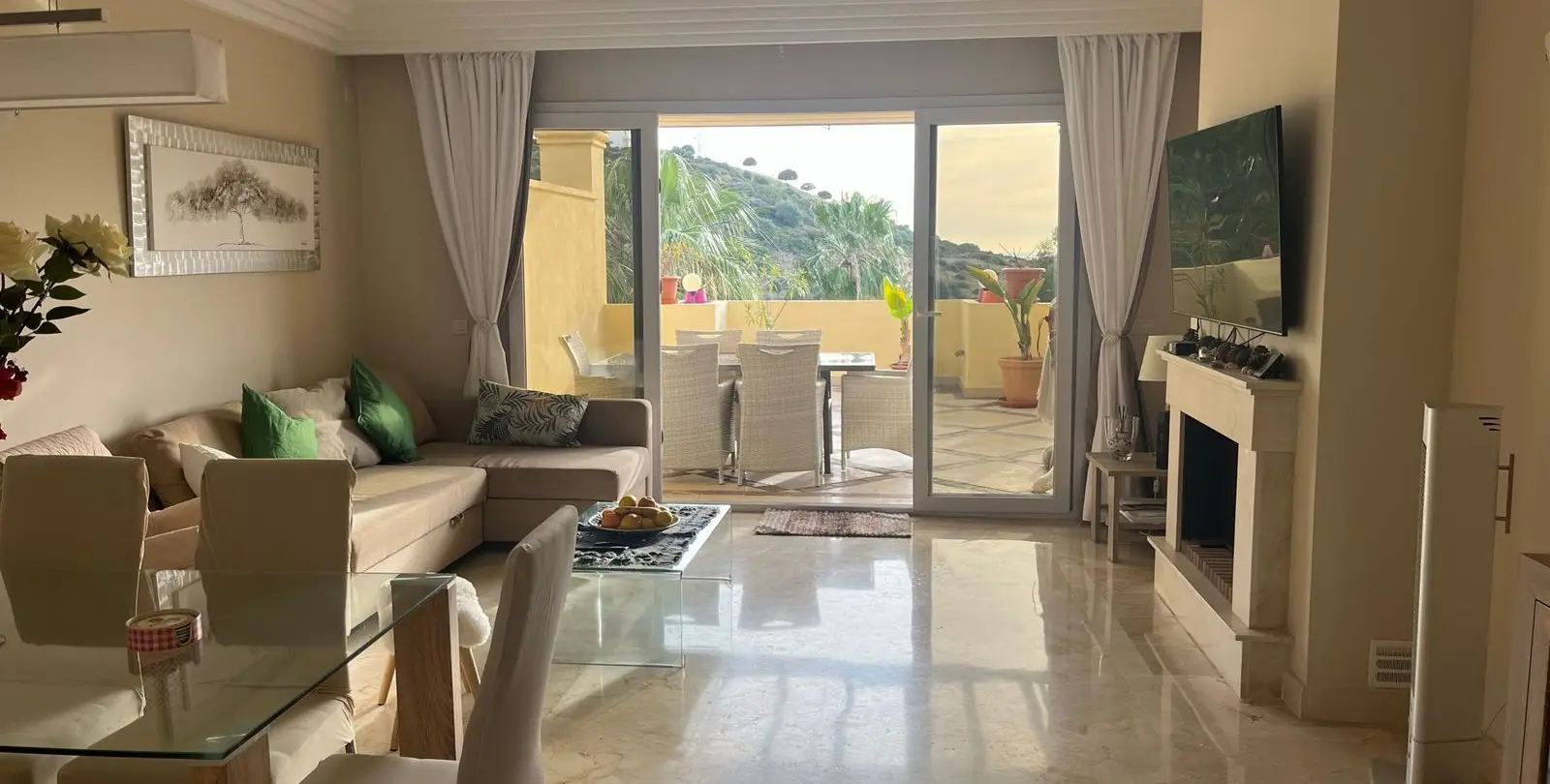 Sale of middle floor apartment in Casares Playa 9