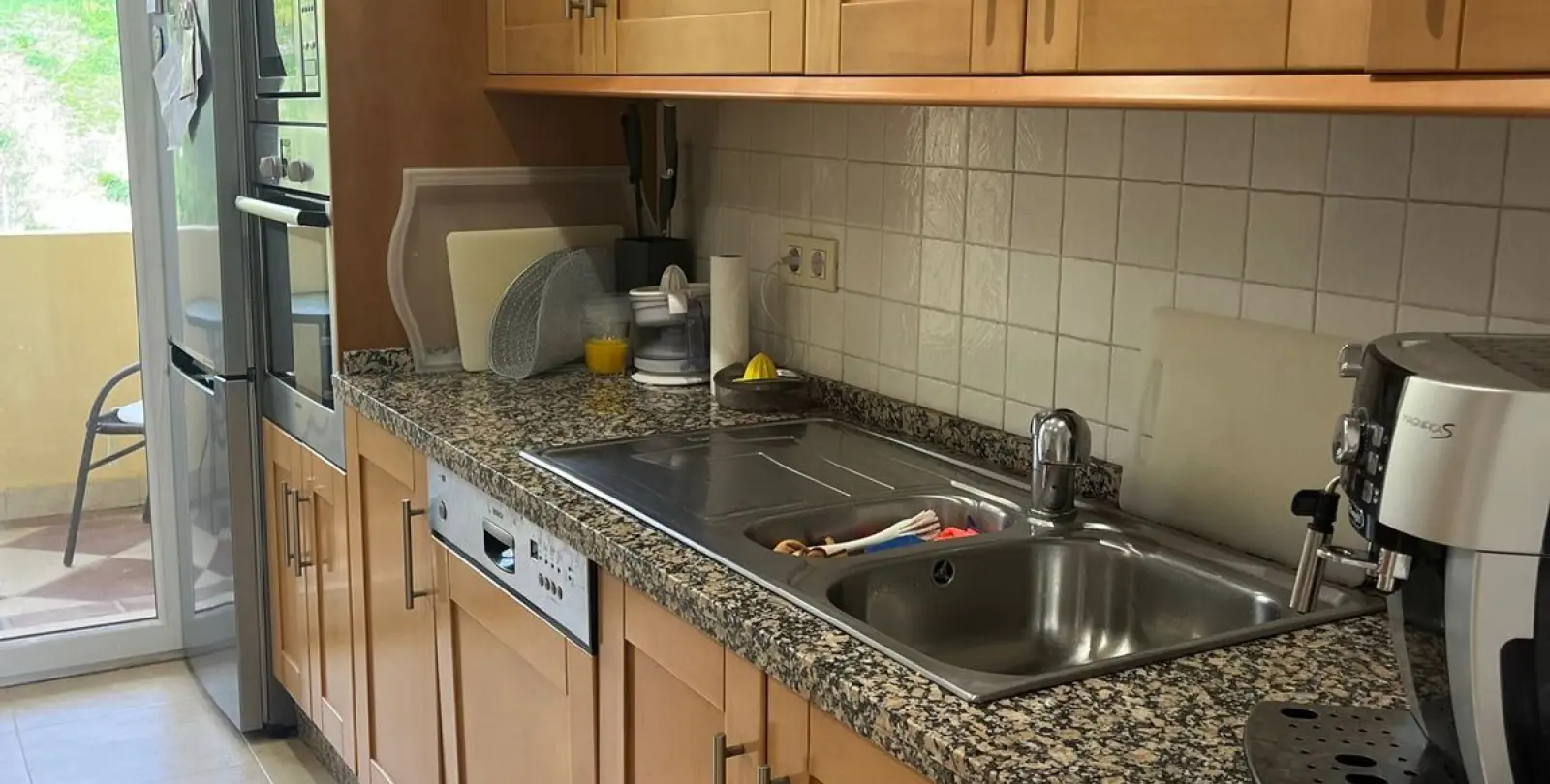 Sale of middle floor apartment in Casares Playa 15