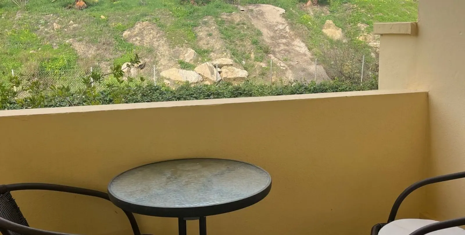 Sale of middle floor apartment in Casares Playa 18