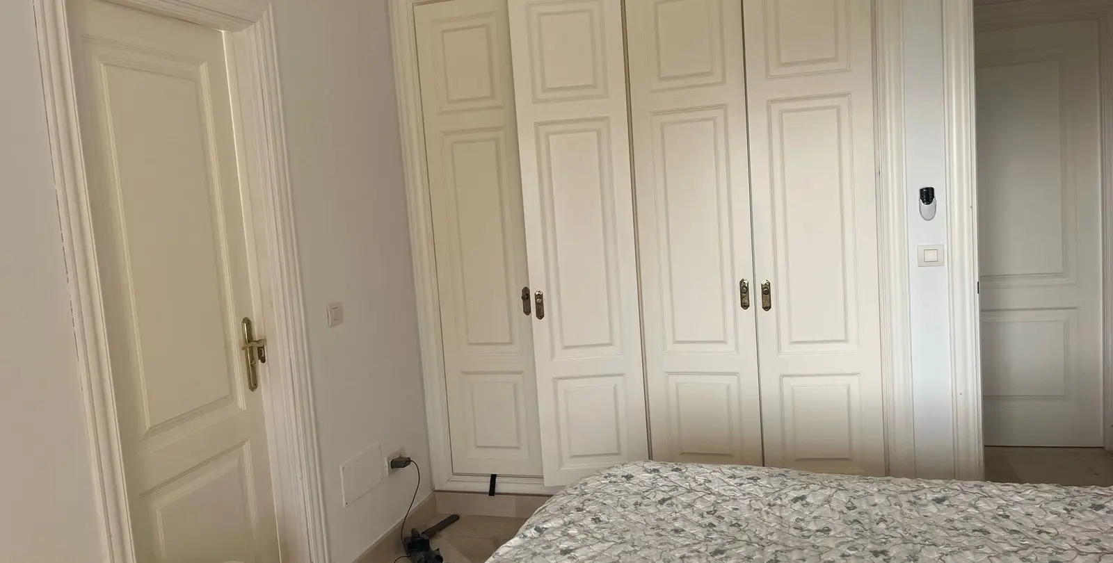Sale of middle floor apartment in Casares Playa 19