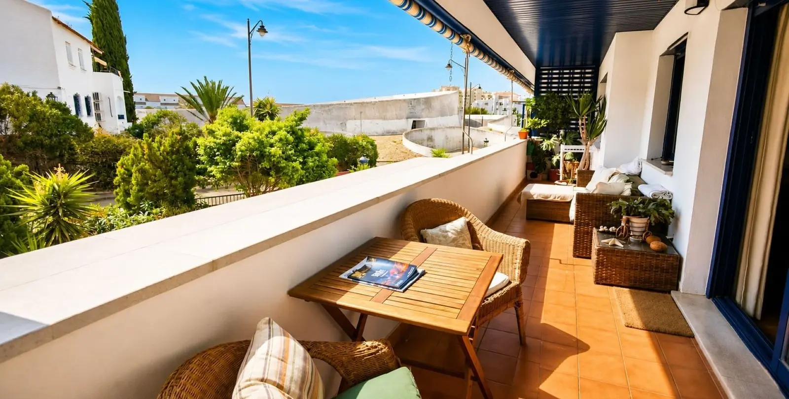 Sale of ground floor apartment in Estepona 1