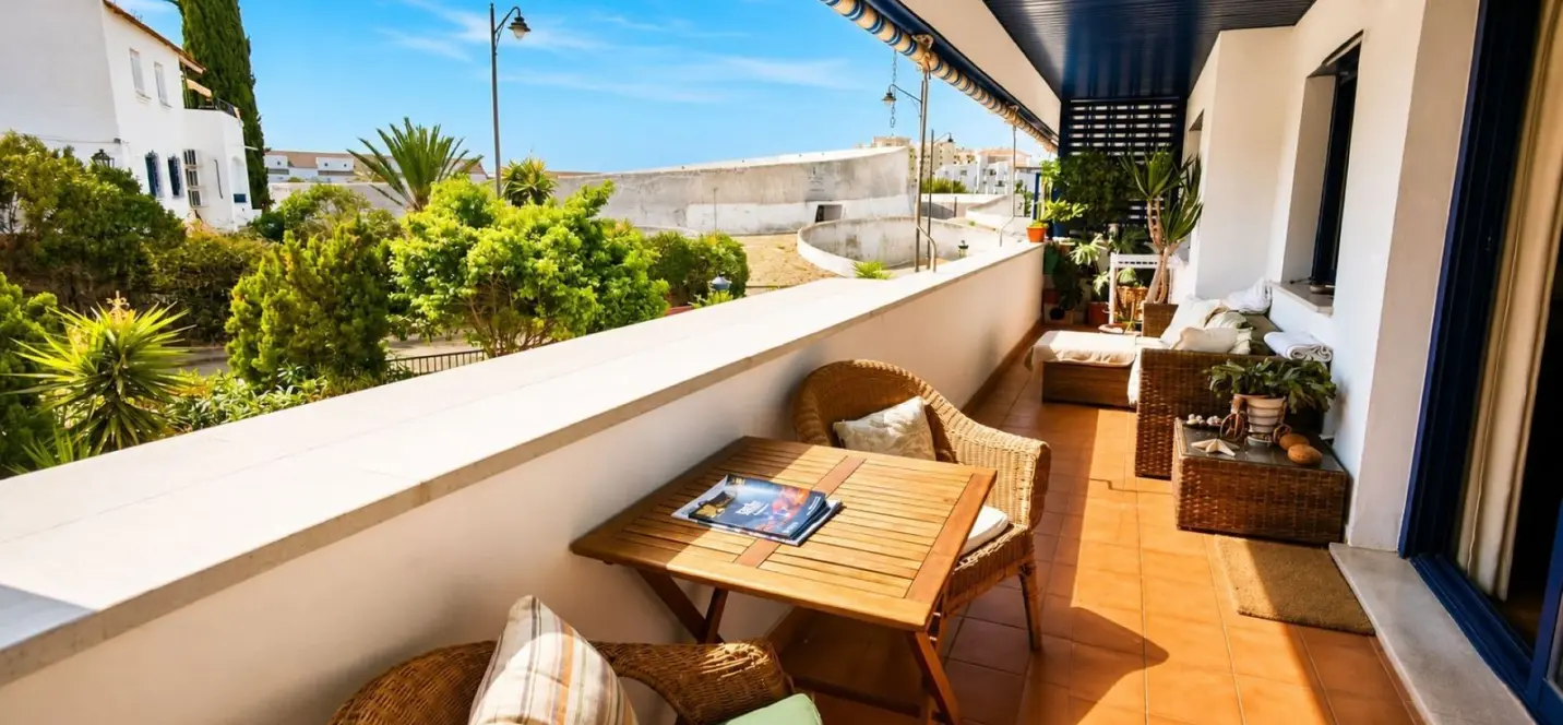 Sale of ground floor apartment in Estepona 0