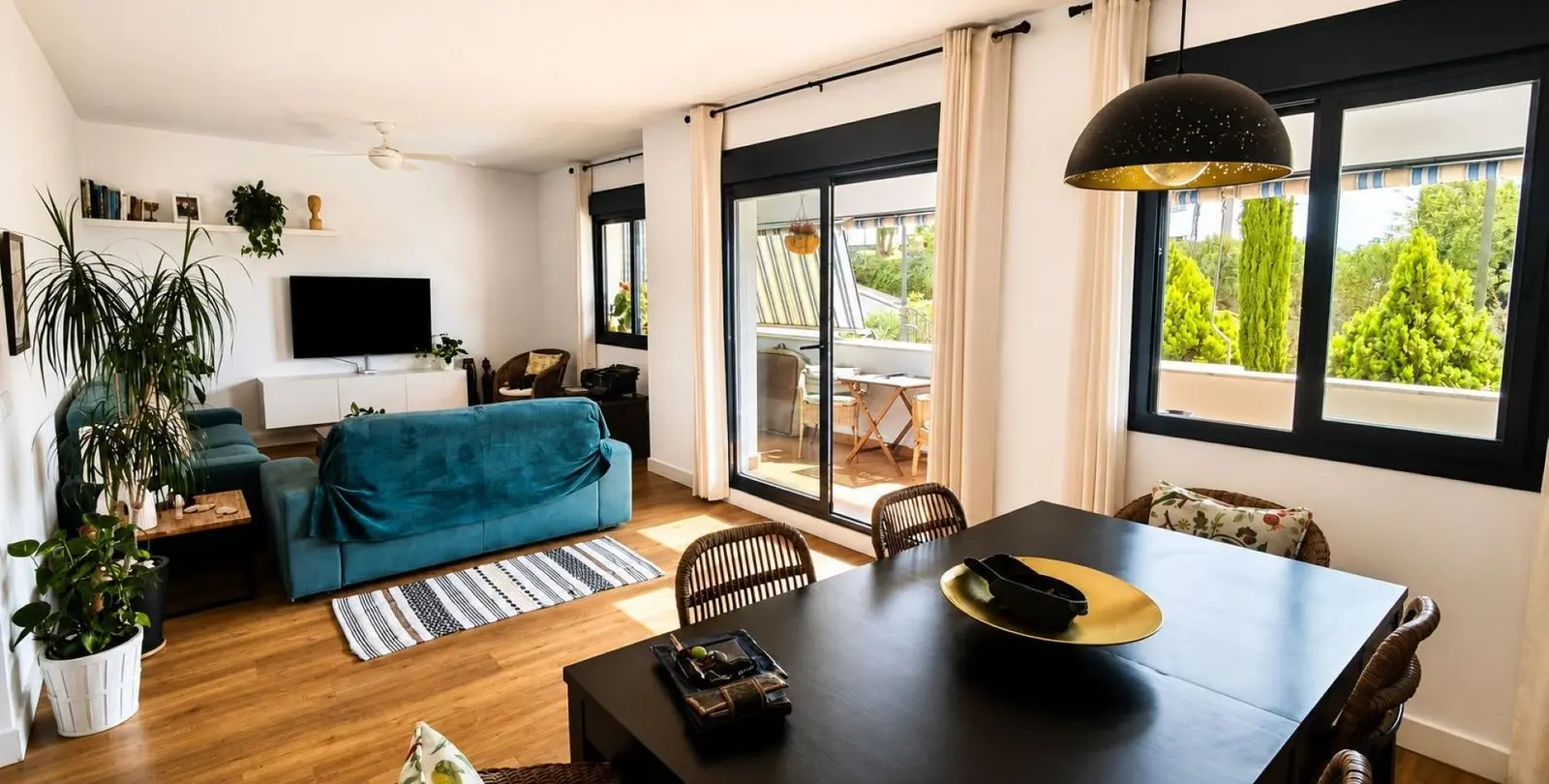 Sale of ground floor apartment in Estepona 2