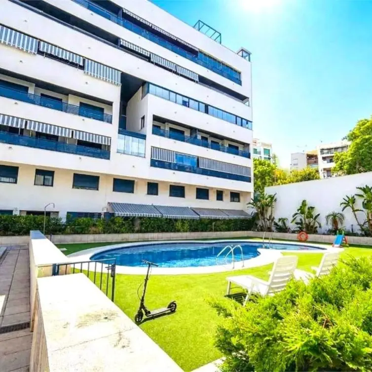 Sale of ground floor apartment in Estepona