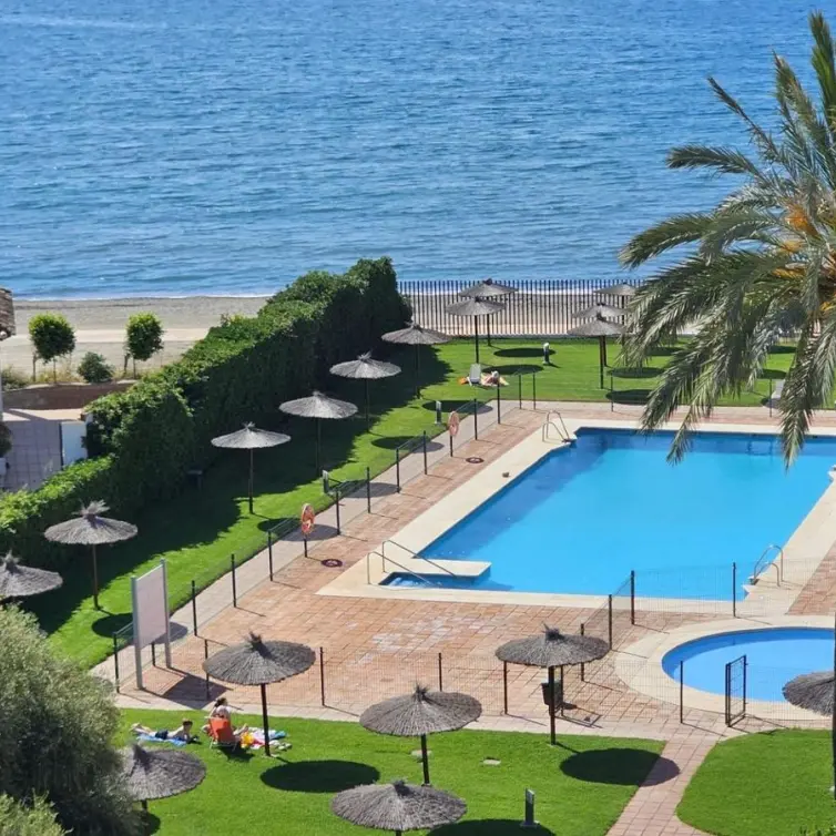 Sale of penthouse in Estepona