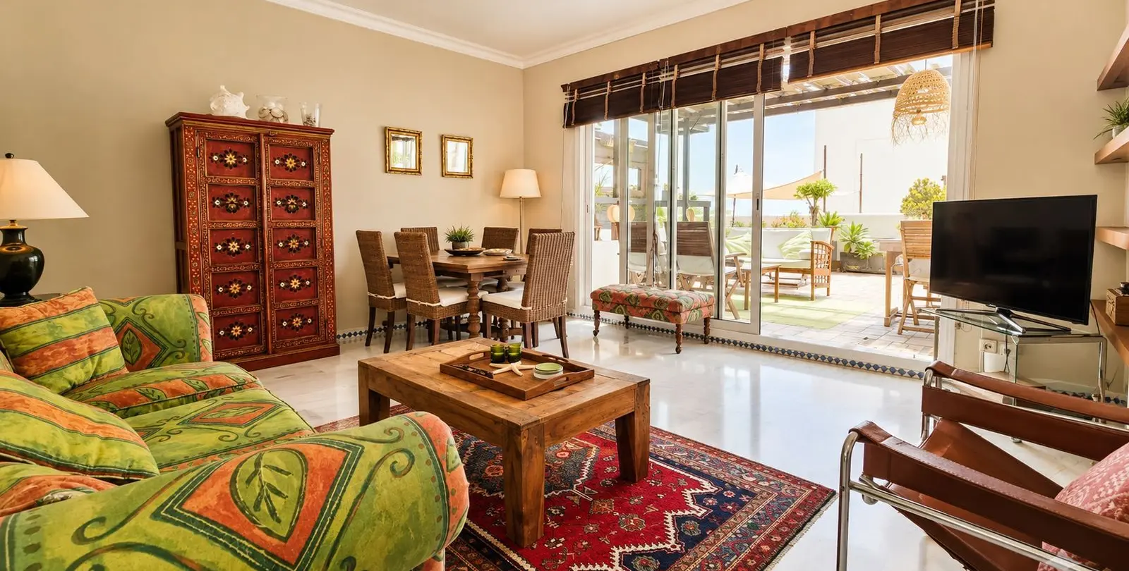 Sale of penthouse in Estepona 2