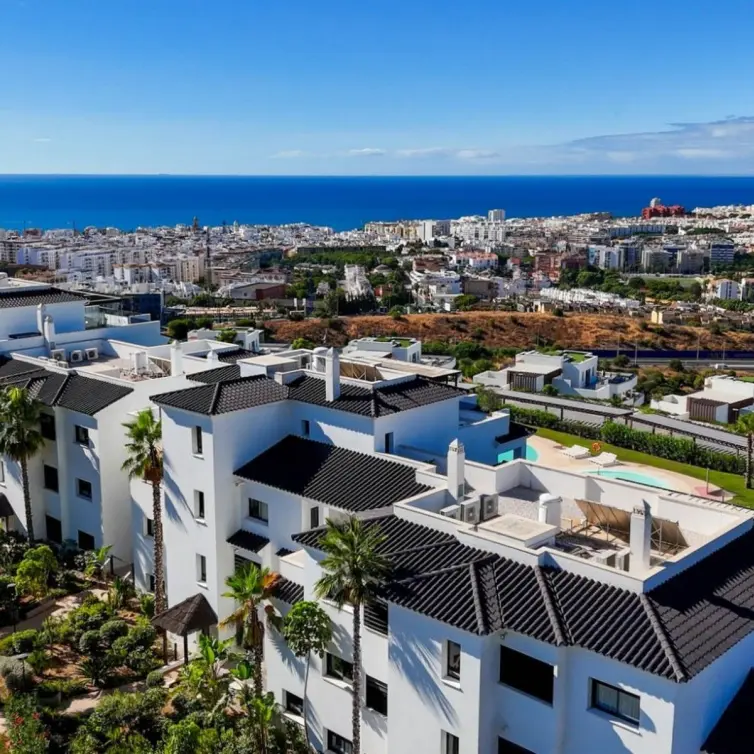 Sale of ground floor apartment in Estepona