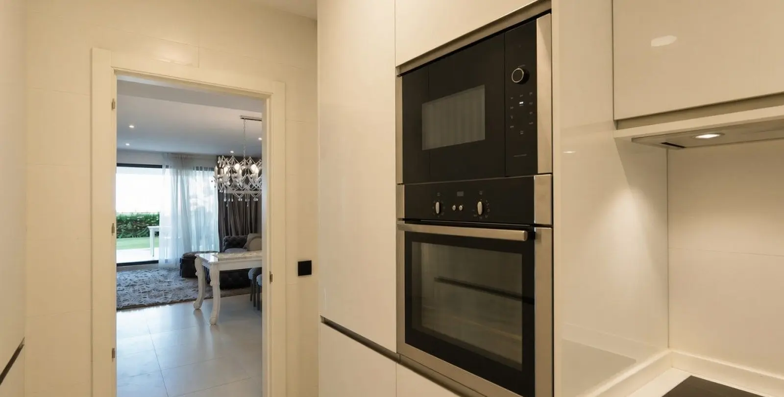 Sale of ground floor apartment in Estepona 14
