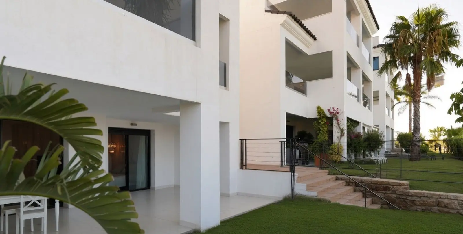 Sale of ground floor apartment in Estepona 26