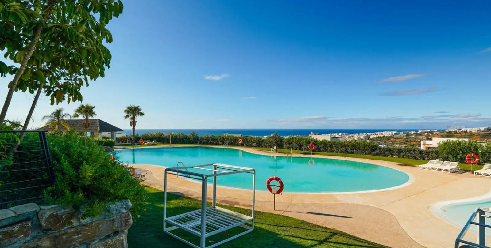 Sale of ground floor apartment in Estepona 42
