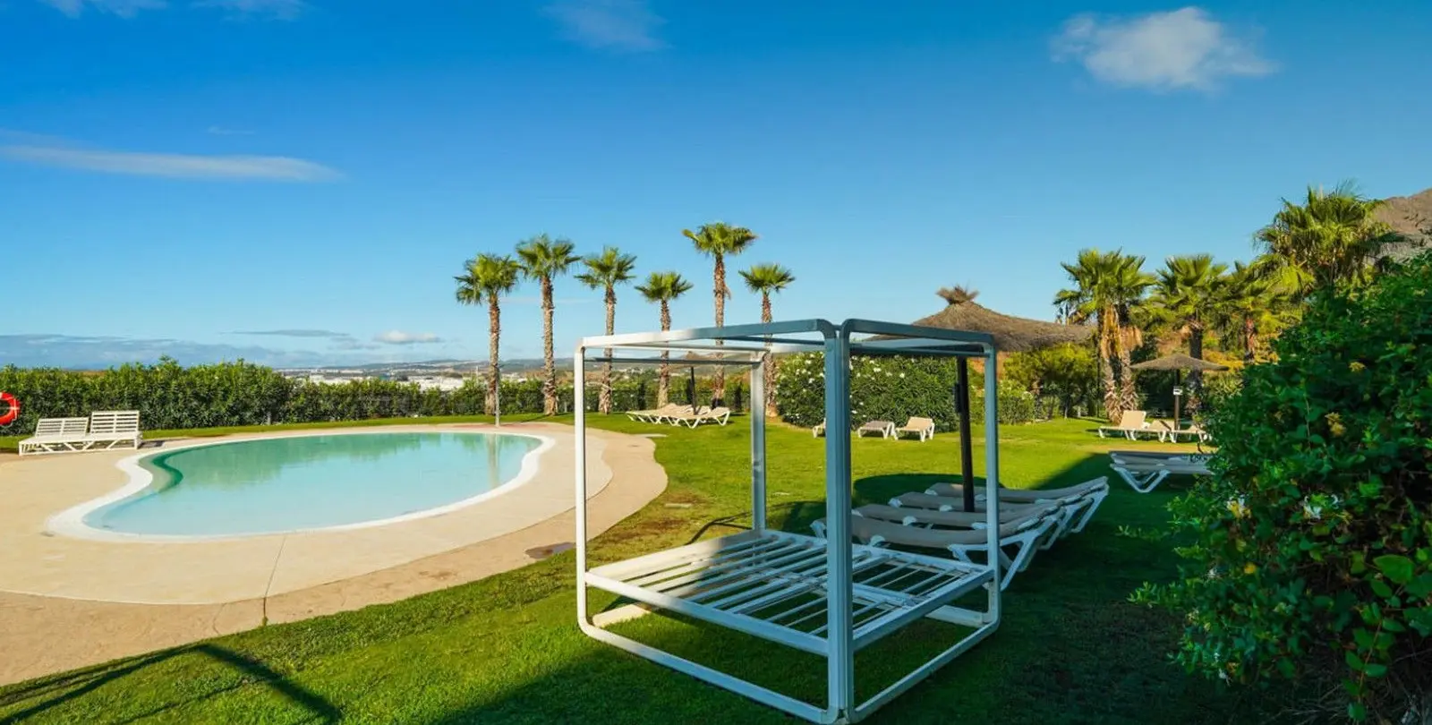 Sale of ground floor apartment in Estepona 44
