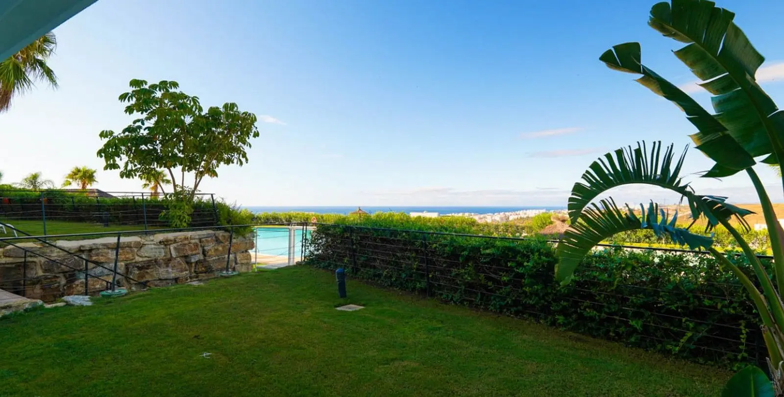 Sale of ground floor apartment in Estepona 45