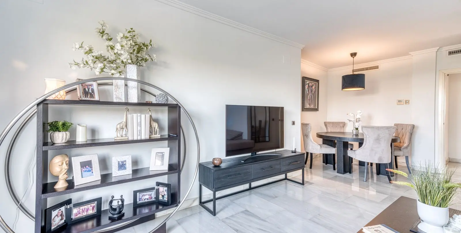 Sale of middle floor apartment in Benalmadena 11