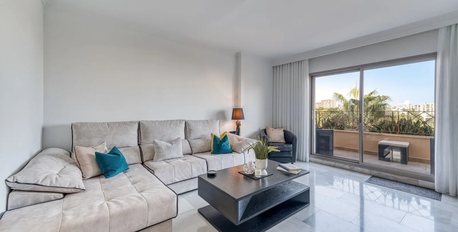 Sale of middle floor apartment in Benalmadena 13