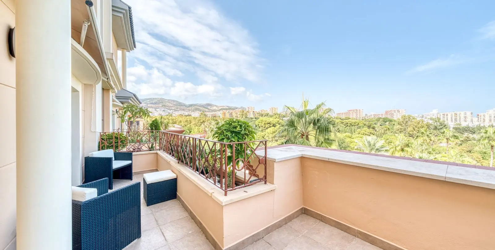 Sale of middle floor apartment in Benalmadena 18