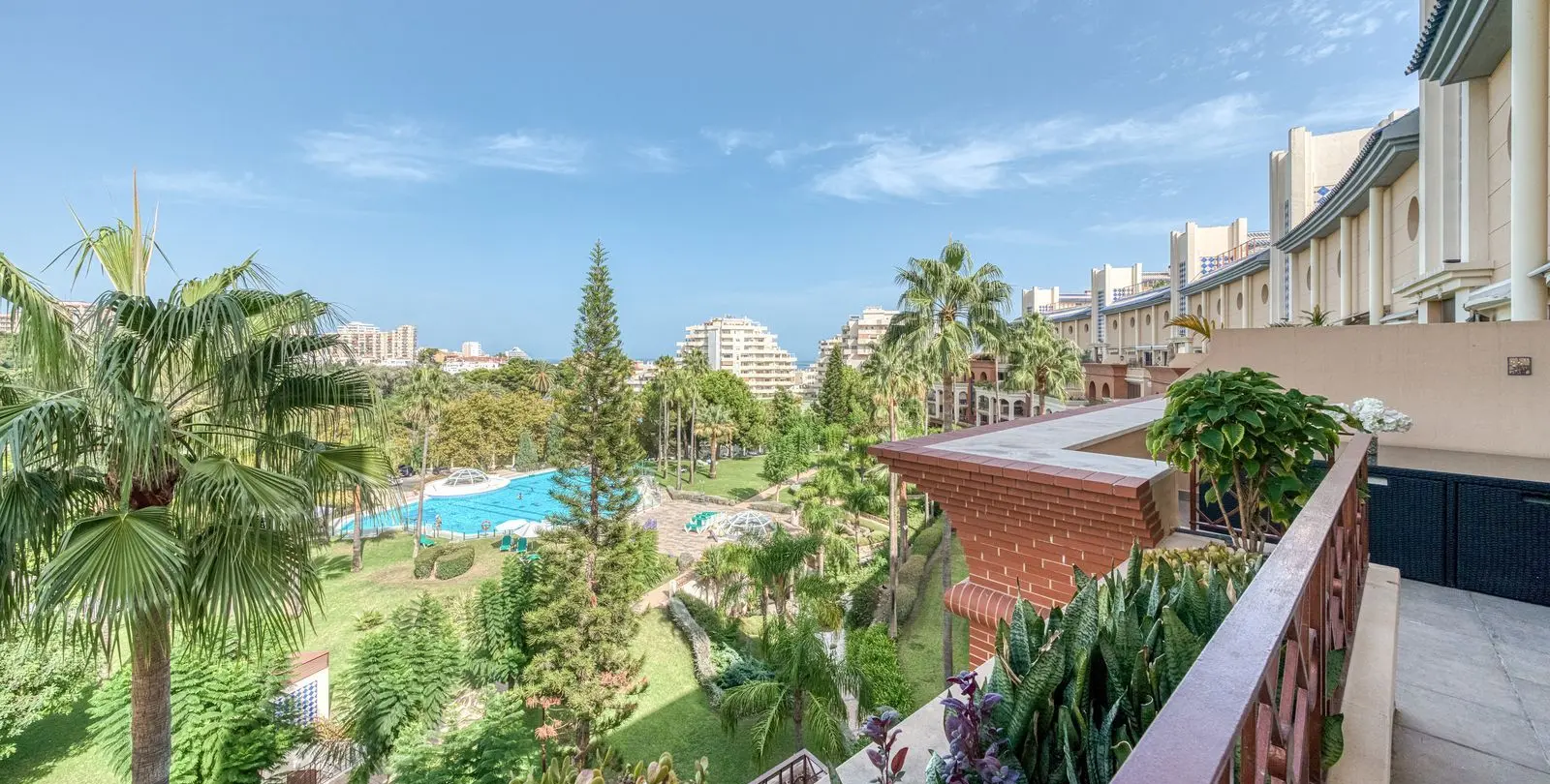 Sale of middle floor apartment in Benalmadena 19