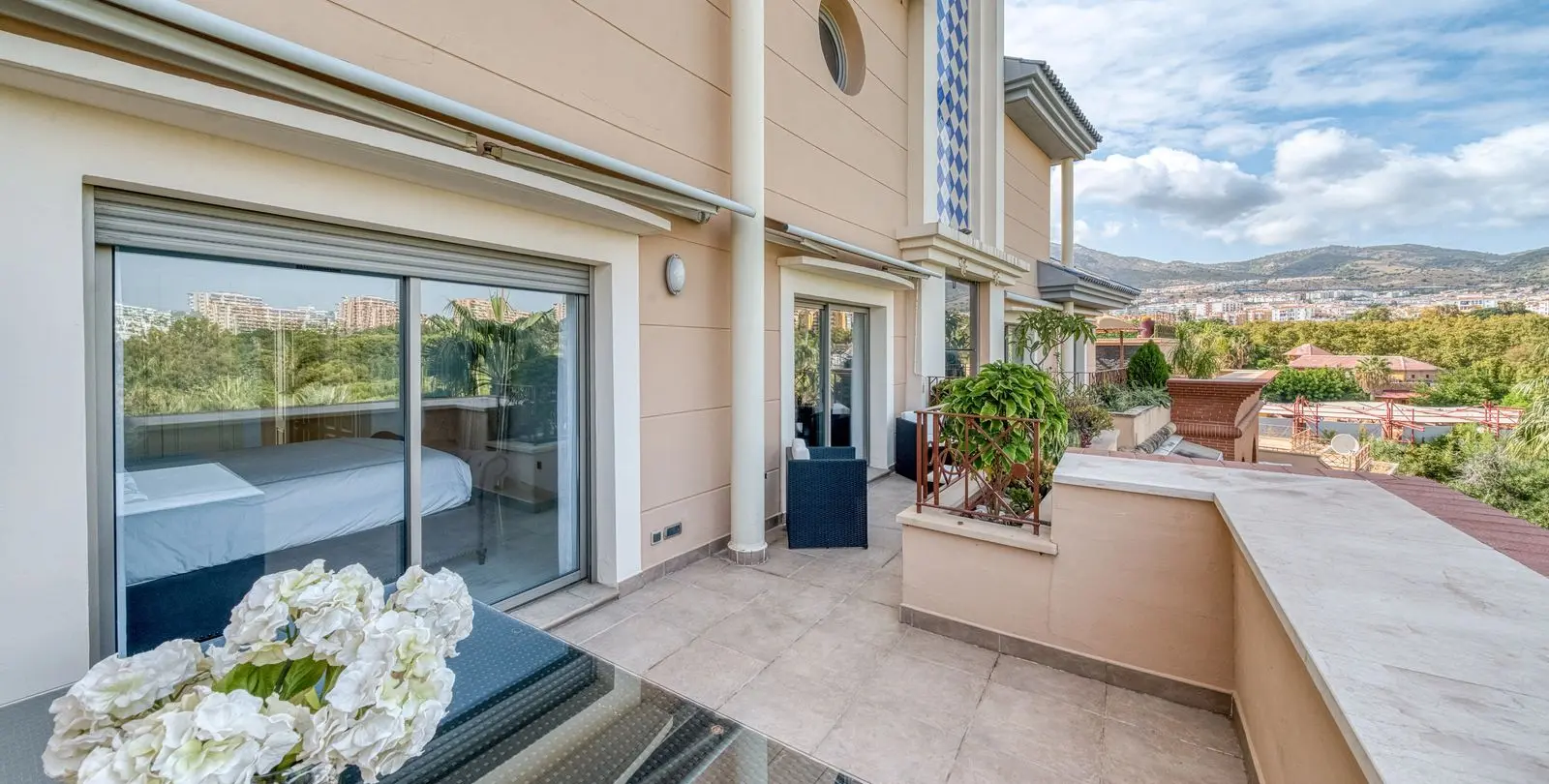 Sale of middle floor apartment in Benalmadena 20