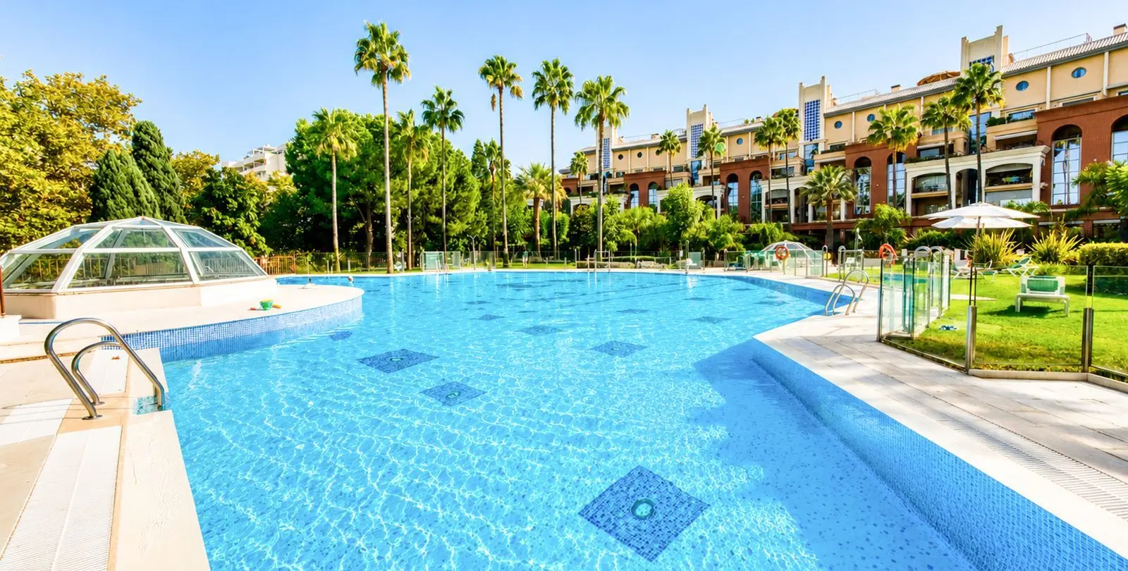 Sale of middle floor apartment in Benalmadena 36