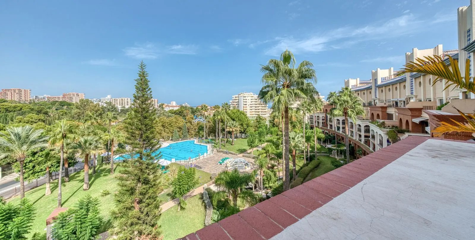 Sale of middle floor apartment in Benalmadena 39