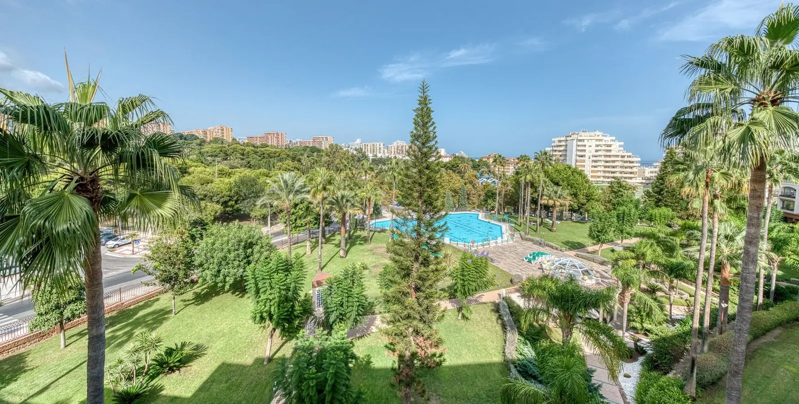 Sale of middle floor apartment in Benalmadena 46