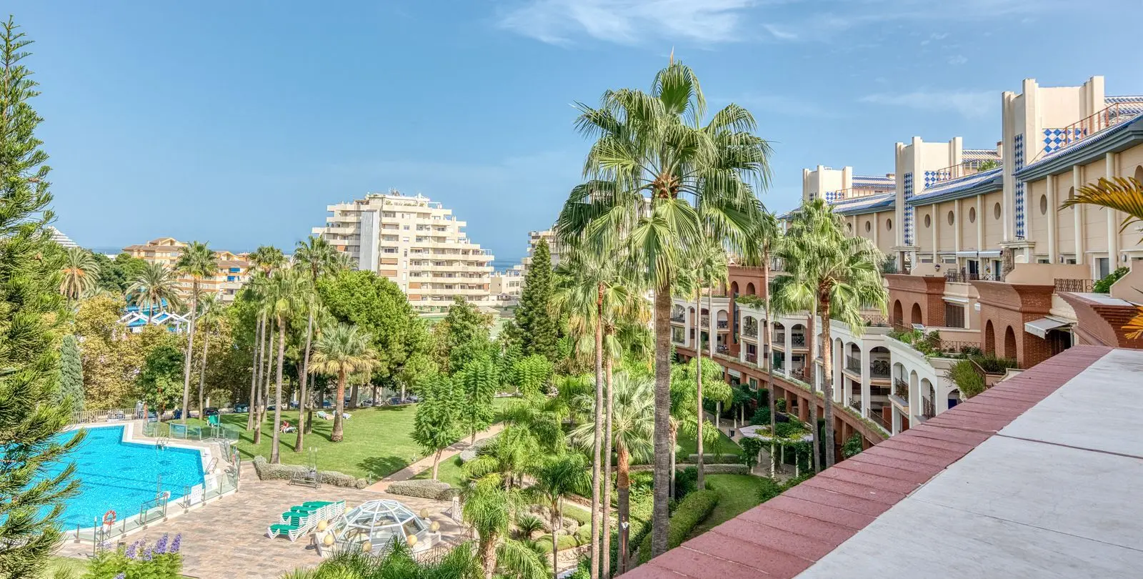 Sale of middle floor apartment in Benalmadena 50