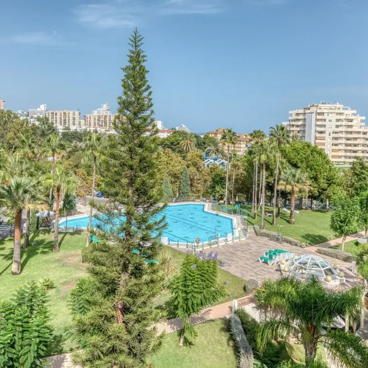 Продажа апартаментов на среднем этаже в Benalmadena