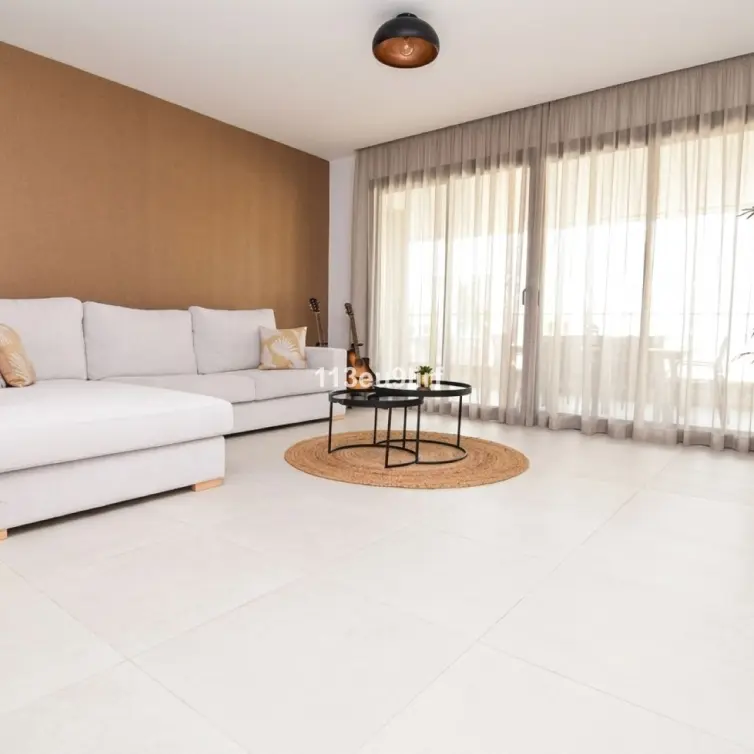Продажа апартаментов на первом этаже в Estepona