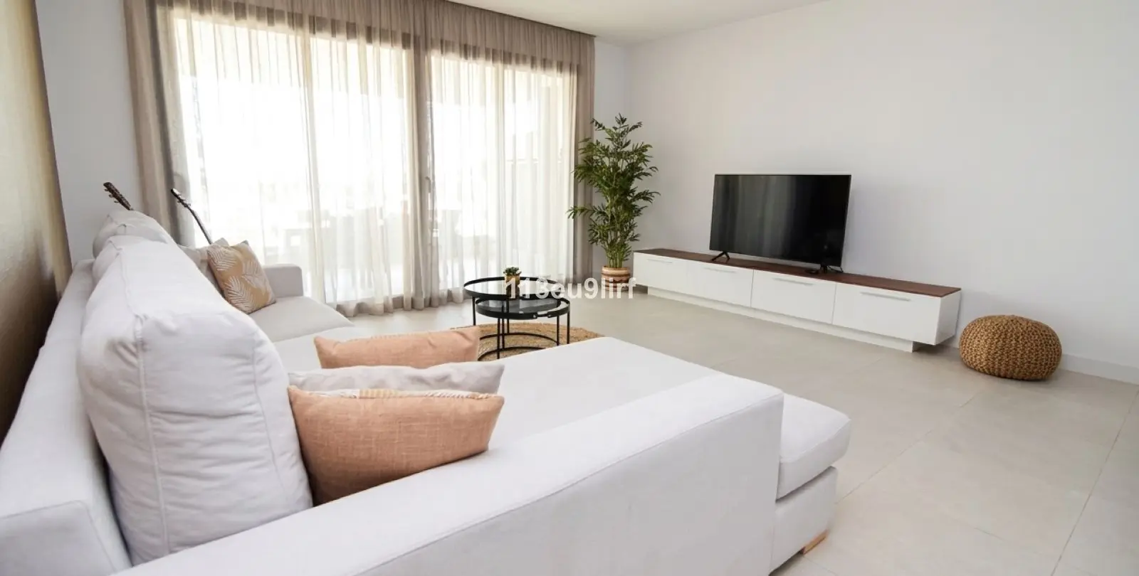 Venta de apartamento en planta baja en Estepona 7