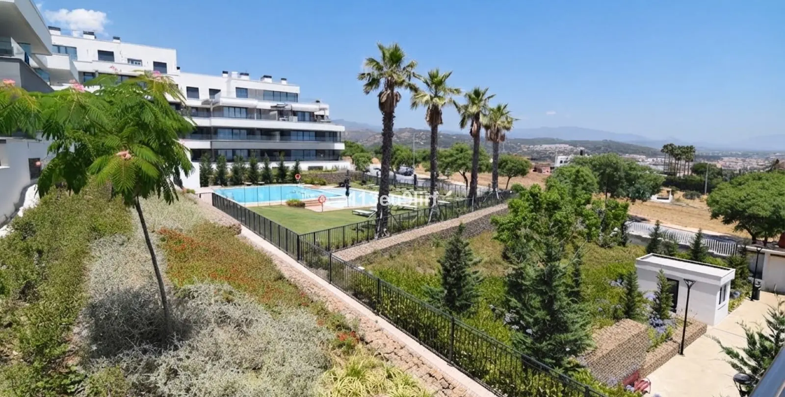 Venta de apartamento en planta baja en Estepona 27