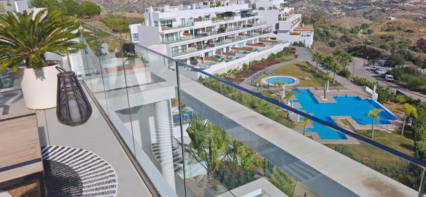Venta de apartamento en planta media en Calanova Golf 2