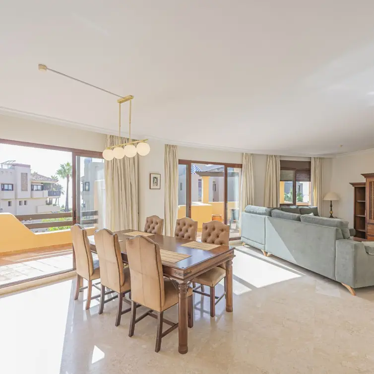 Sale of middle floor apartment in Costalita