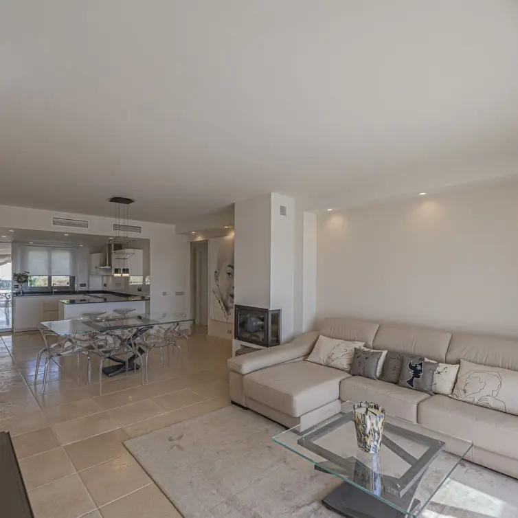 Sale of middle floor apartment in Los Flamingos