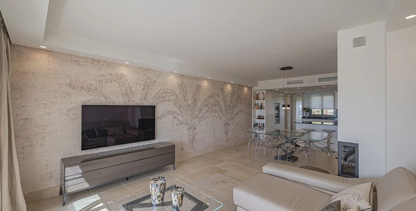 Sale of middle floor apartment in Los Flamingos 7